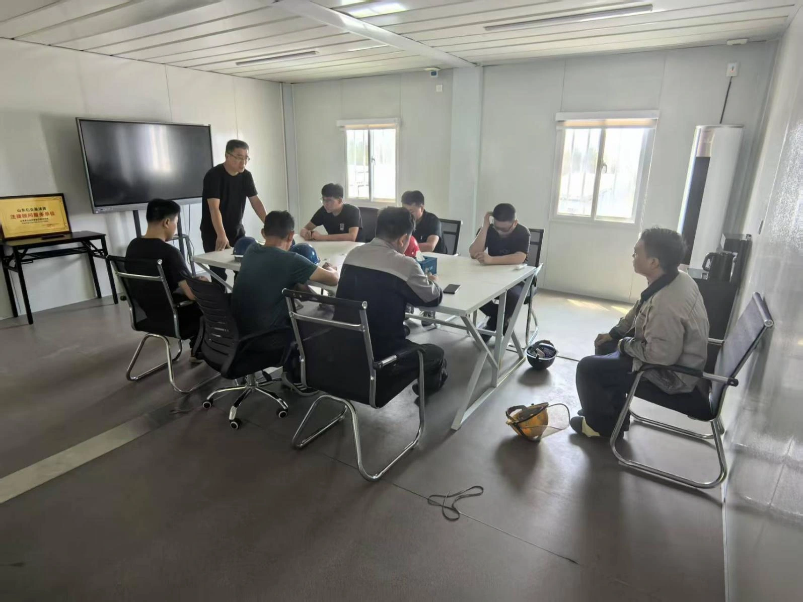 குழுத் தலைவர்களுக்கான சிறப்பு பாதுகாப்பு பயிற்சியுடன் பணியிட பாதுகாப்பின் அடித்தளத்தை வலுப்படுத்துதல்